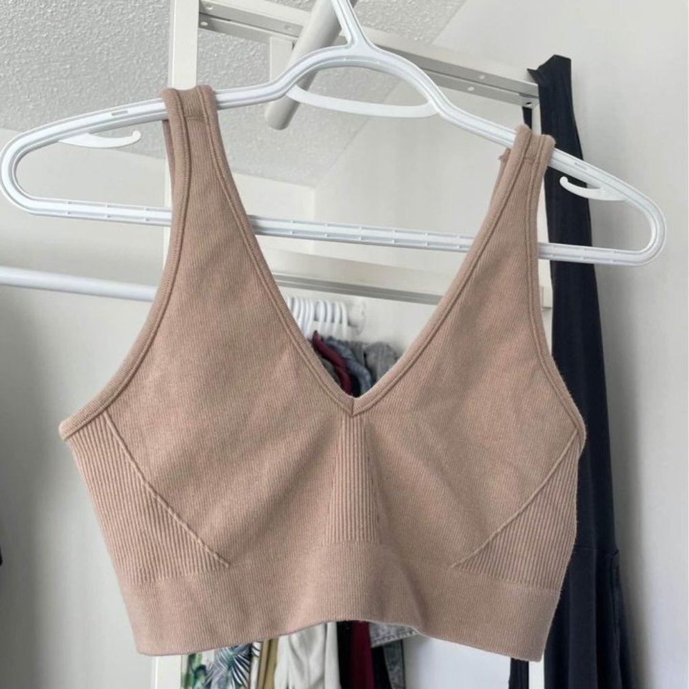 Everlane: The Seamless Bra